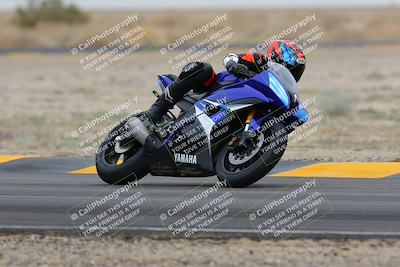 media/Jan-14-2023-SoCal Trackdays (Sat) [[497694156f]]/Turn 4 Set 2 (1030am)/